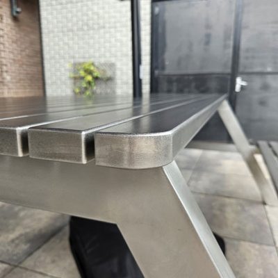 picknicktafel van RVS Overijssel op maat gemaakt